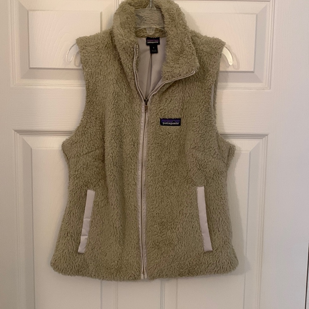 Patagonia tan vest size small
